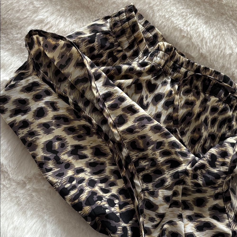 Cheetah Satin Shorts - Picture 3 of 3
